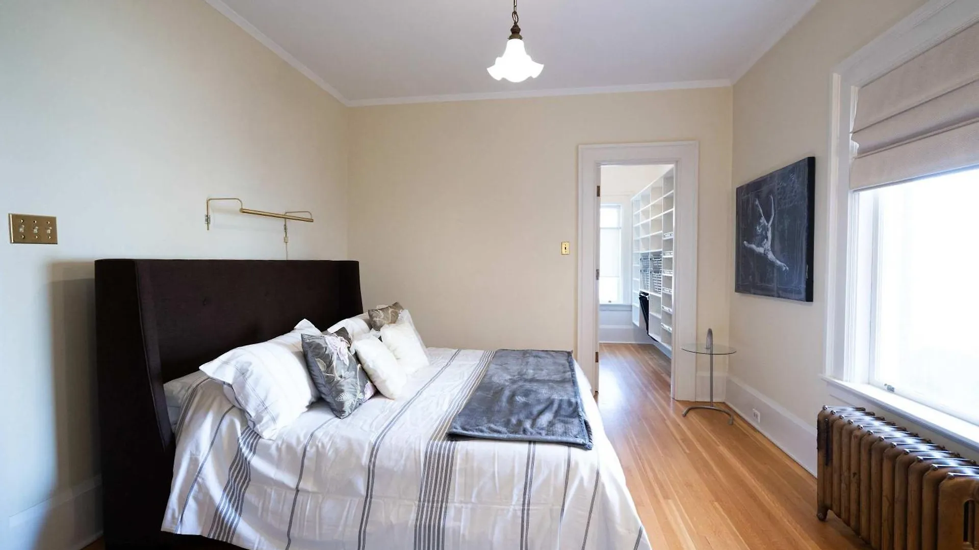 Historic Treend Residence In The Heart Of Mission Calgary