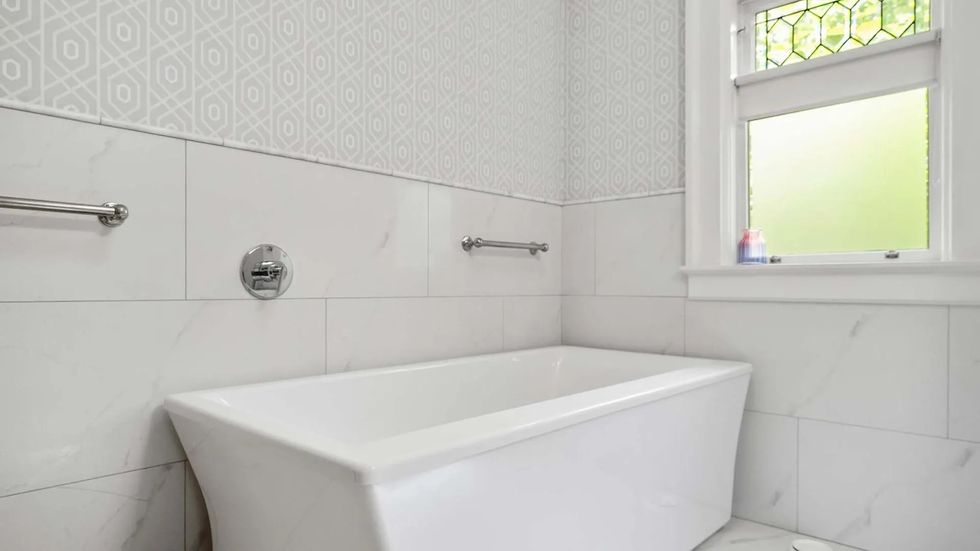 Historic Treend Residence In The Heart Of Mission Calgary