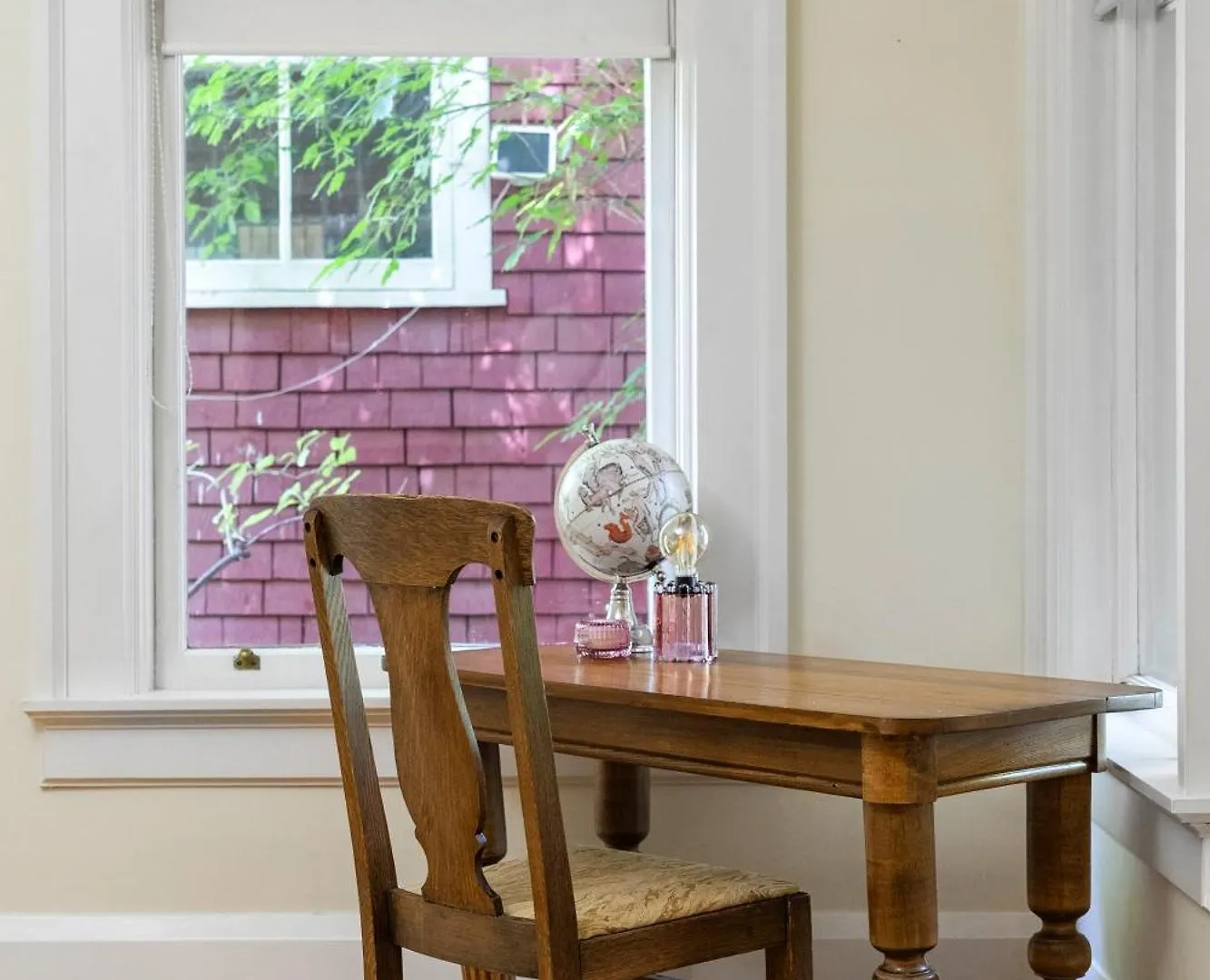 Historic Treend Residence In The Heart Of Mission Calgary