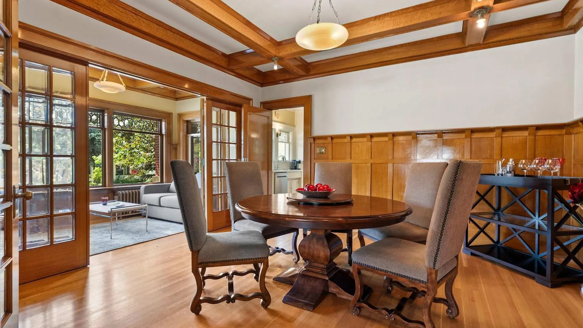 Historic Treend Residence In The Heart Of Mission Calgary 0*,  Canada