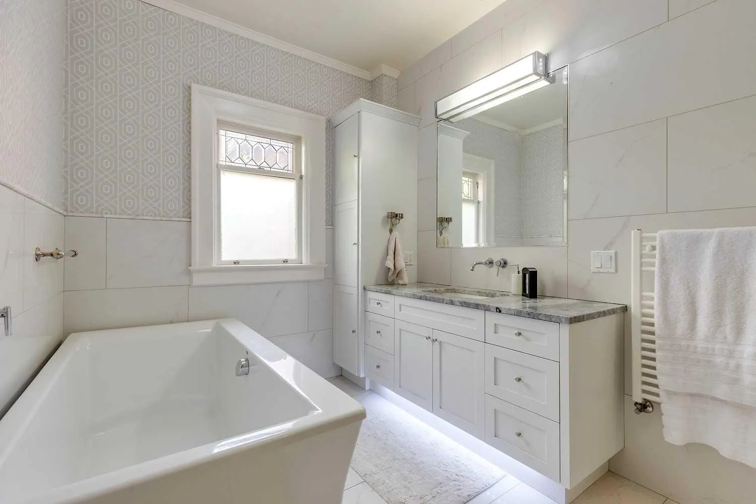 Historic Treend Residence In The Heart Of Mission Calgary Holiday home