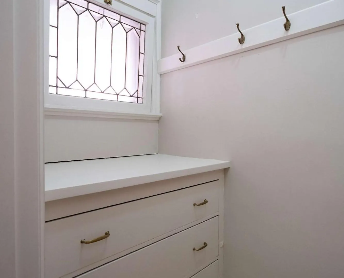Historic Treend Residence In The Heart Of Mission Calgary