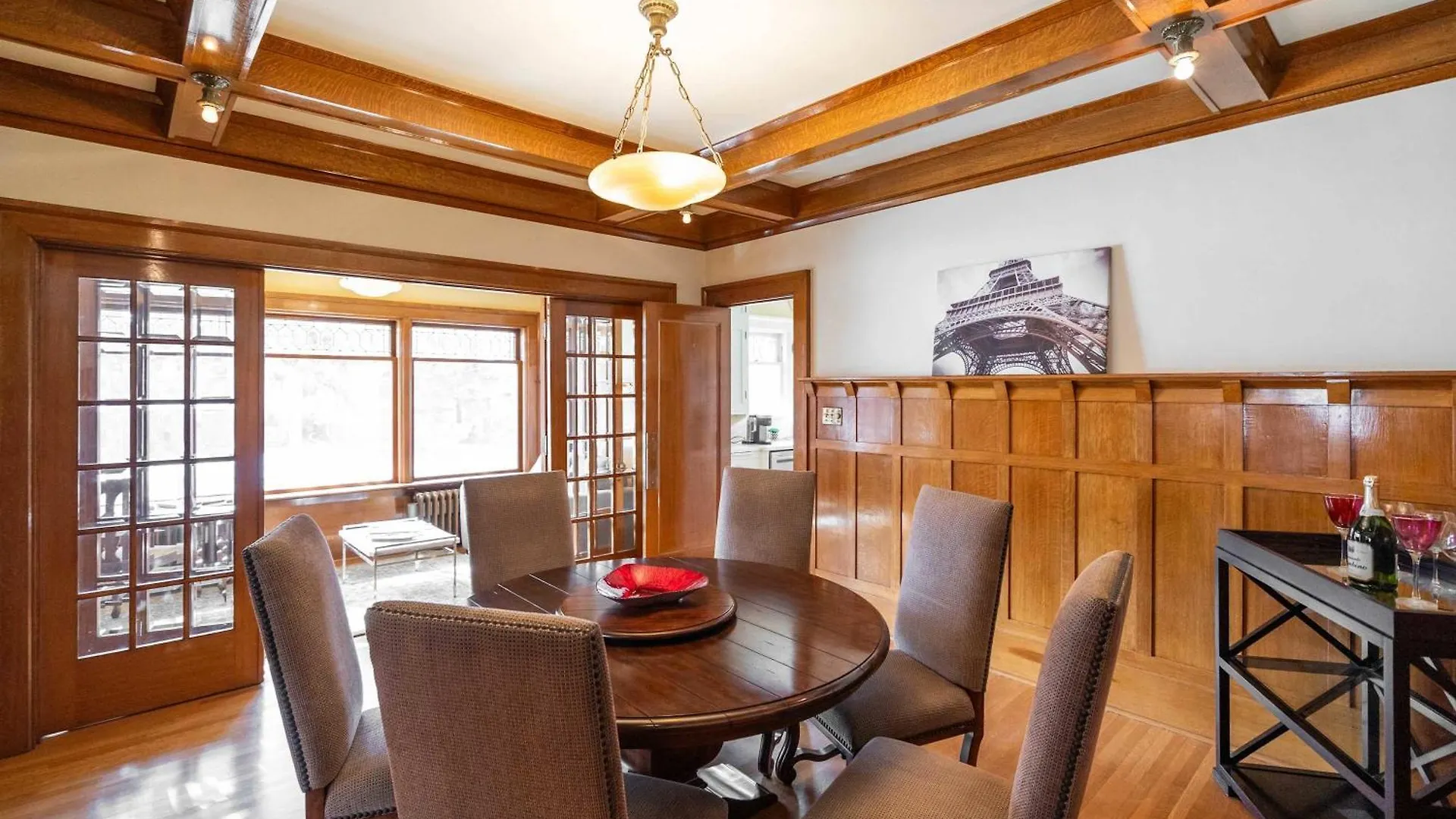 Historic Treend Residence In The Heart Of Mission Calgary